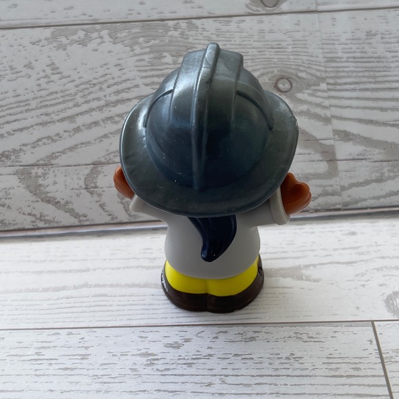 Fisher Price Little People Female Firefighter Figure Grey Uniform Mattel 2016 - Picture 3 of 8